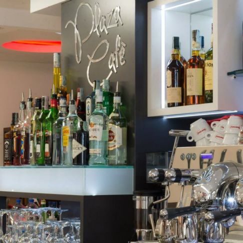 Plaza Caf�